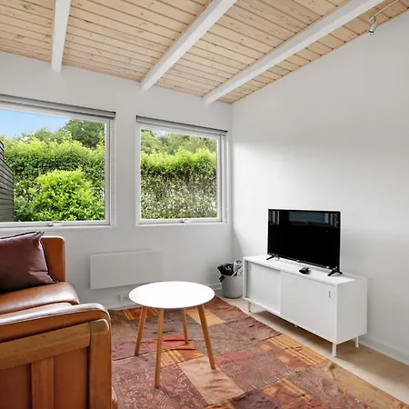 Beautiful In With 5 Bedrooms And Wifi بيت للعطل